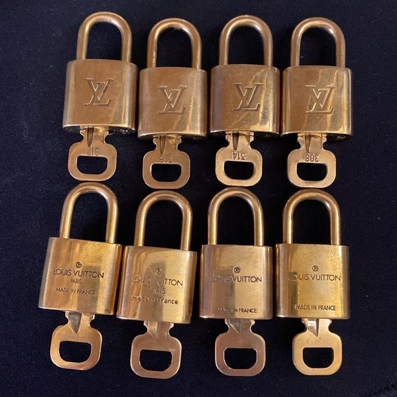 Louis Vuitton Accessories - Louis Vuitton lock and key - price for 1